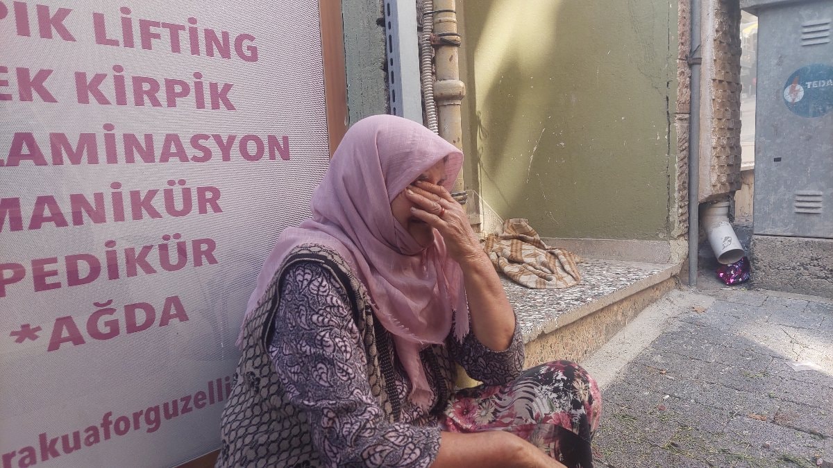 Balıkesir'de lafa tuttukları kadının paralarını çaldılar