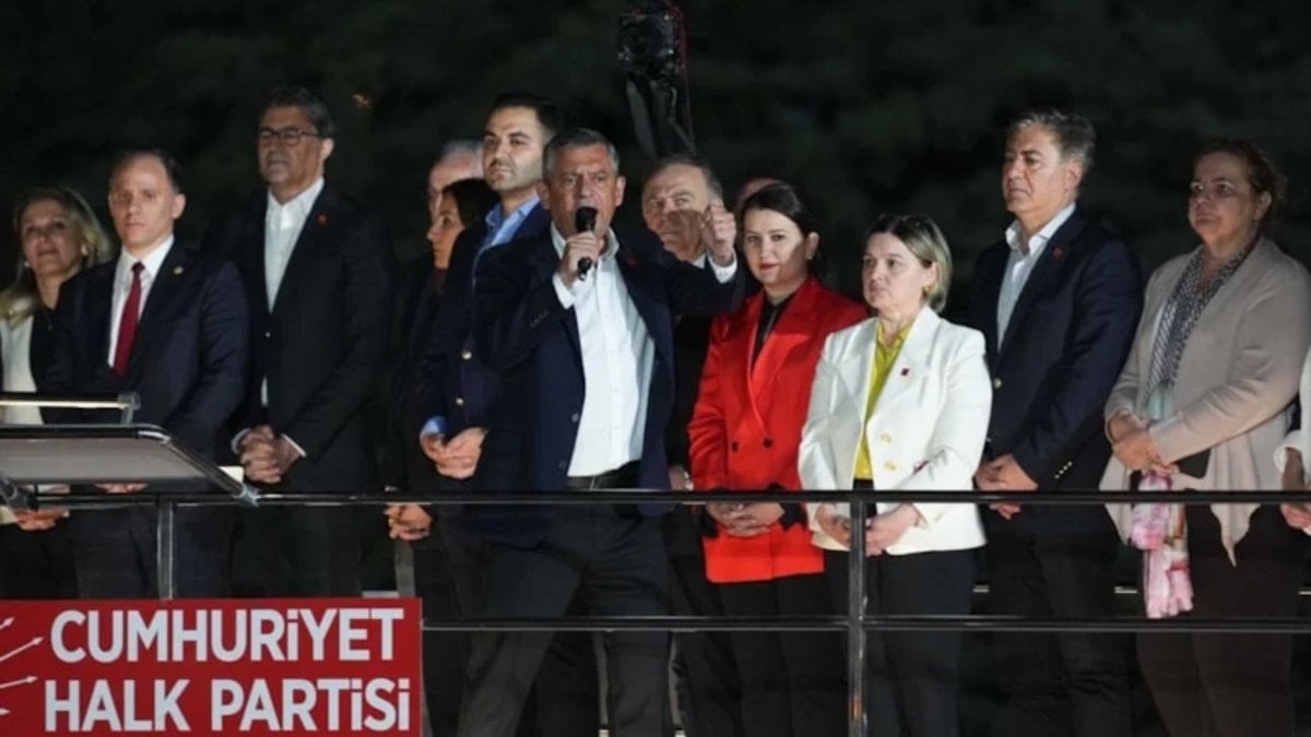 Özgür Özel CHP'li büyükşehir belediye başkanlarıyla görüşecek