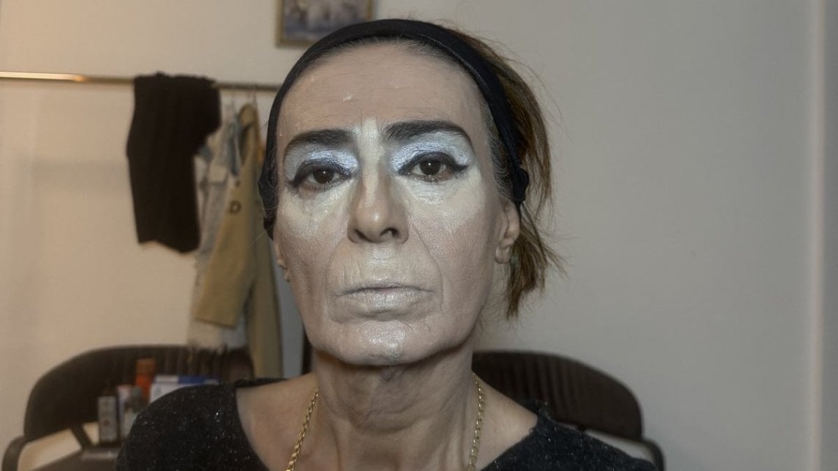 Yıldız Tilbe'nin makyaj paylaşımı! Görenler şaşırdı
