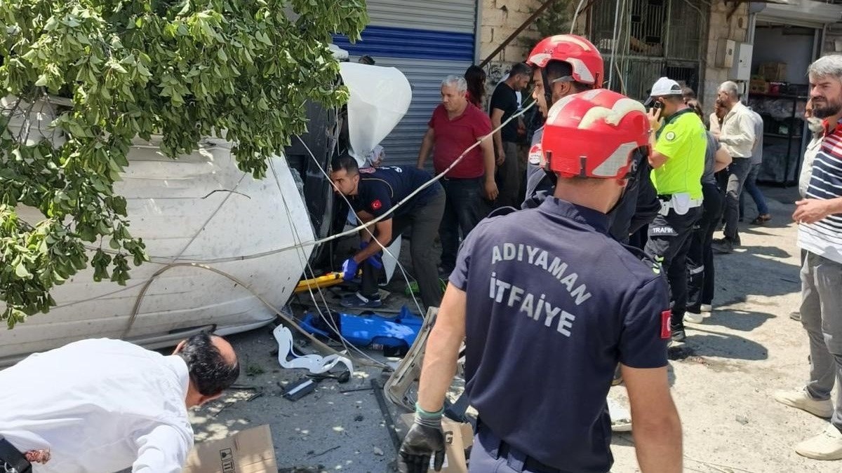 Adıyaman'da panelvan şarampole yuvarlandı: 8 kişi yaralandı