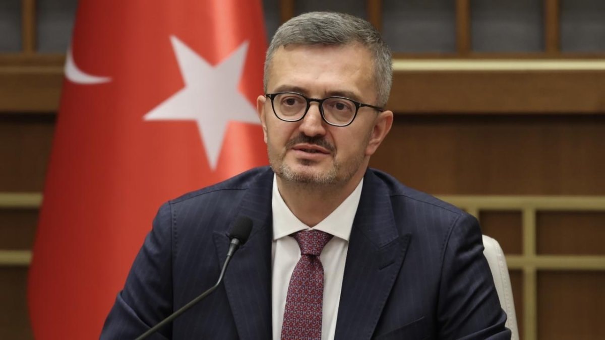 Burhanettin Duran'dan helikopter kazasında hayatını kaybeden pilot için taziye mesajı