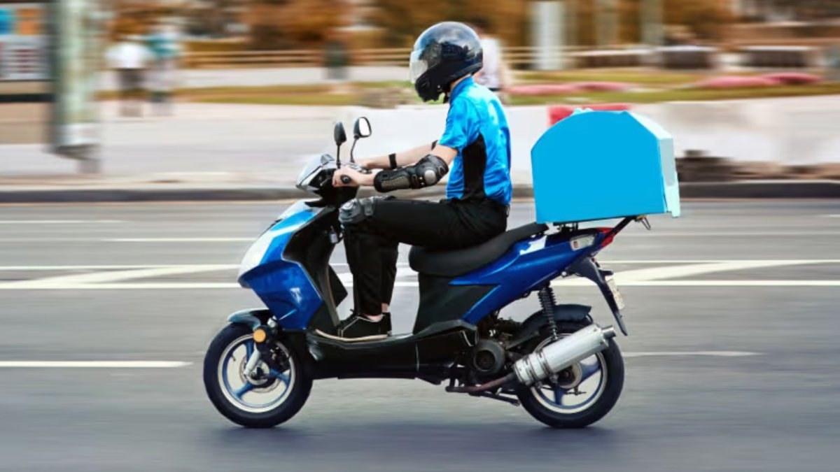 DEM Partili Cengiz Çiçek: İstanbul'da on binlerce Kürt moto kurye var
