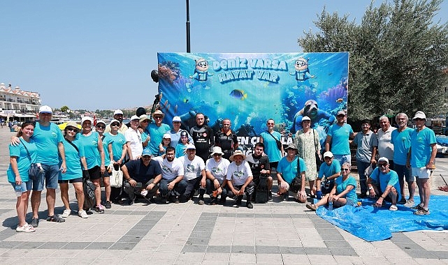 Foça'da Kapsamlı Deniz ve Kıyı Temizliği: "Denizden Çıkanlar İnsanlığın İzleri" Sergileniyor