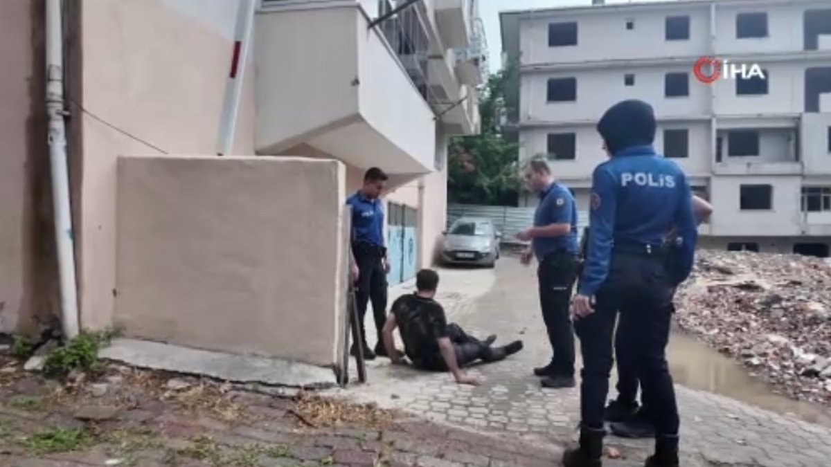 İstanbul'da alkollü iki şahıs kavga çıkardı, esnafa saldırdı, polisten kaçtı