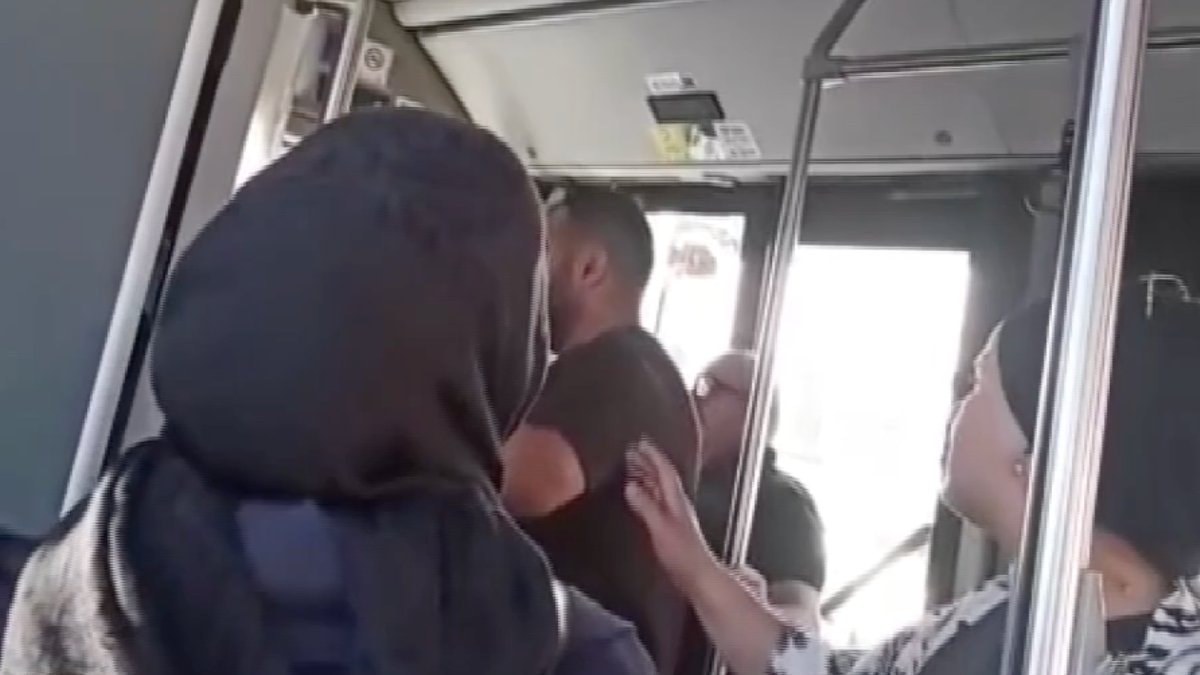 İstanbul'da İETT şoförü ile yolcu arasında tartışma: Sefere devam etmeyeceğim
