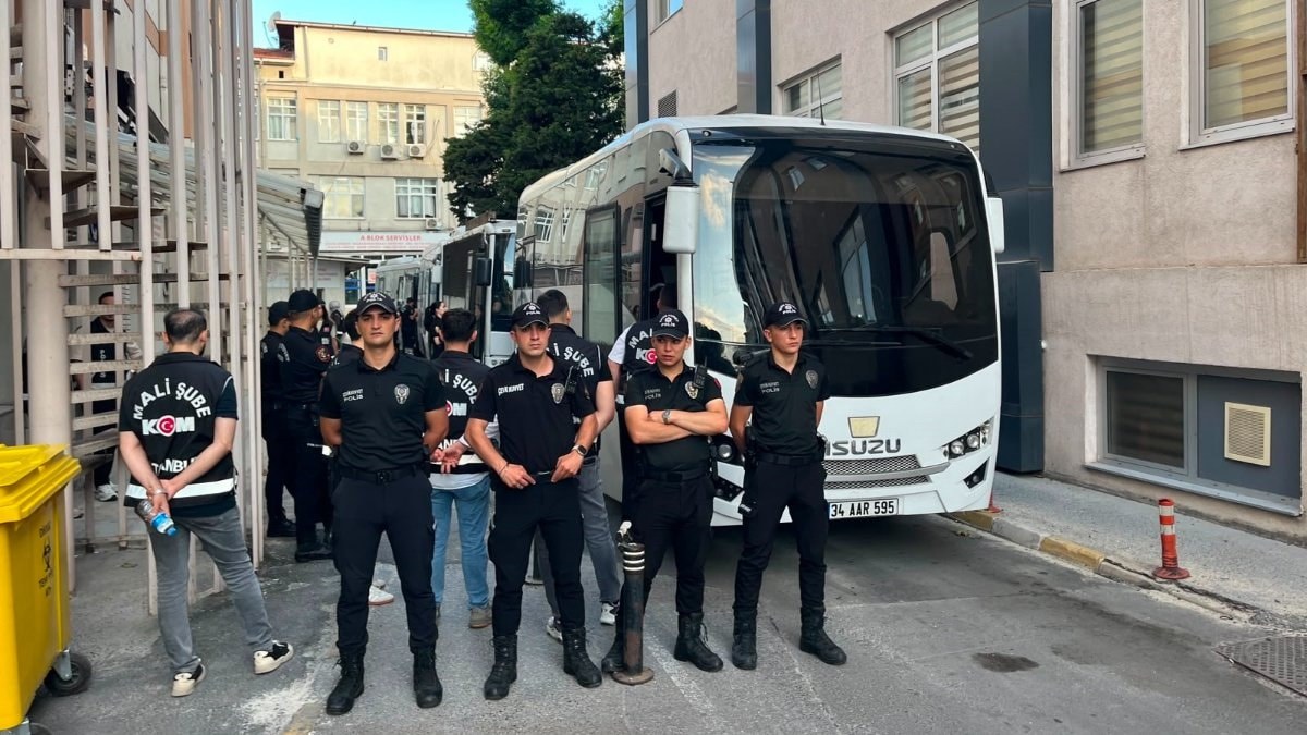İzmit Belediyesi’ne yönelik soruşturmada 30 şüpheli adliyede