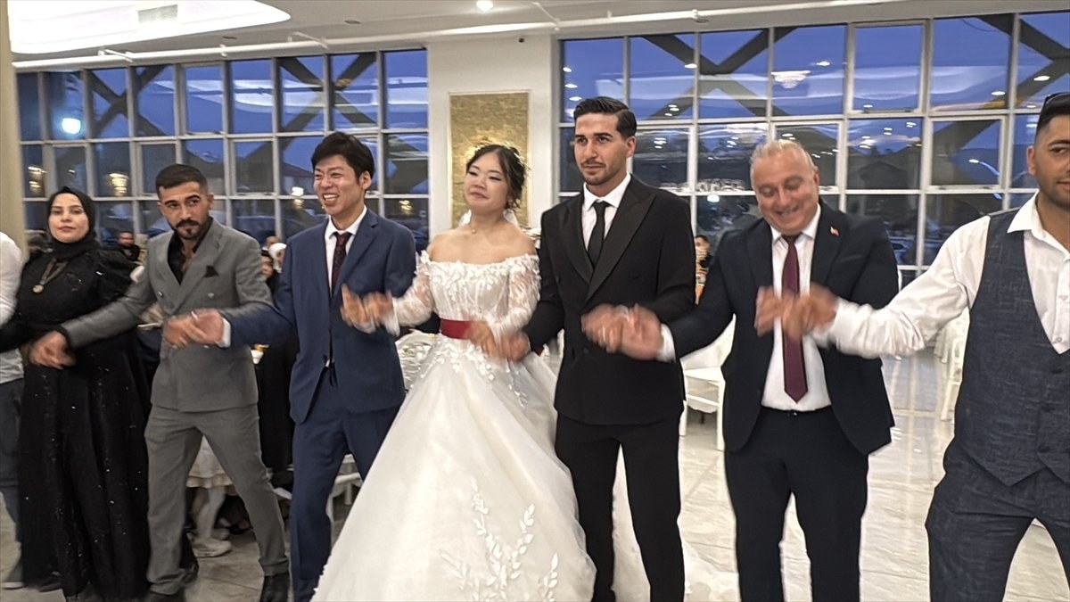 Japonya'dan Bolu'ya uzanan aşk: Türk usulü düğün ile dünyaevine girdi
