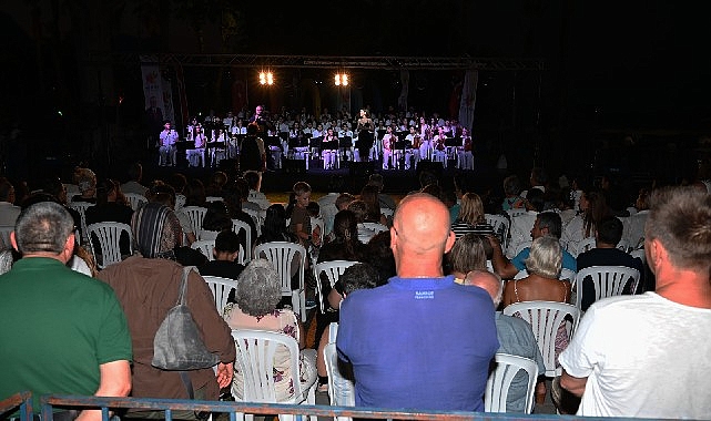 Kemer'de "Can dostları" için konser