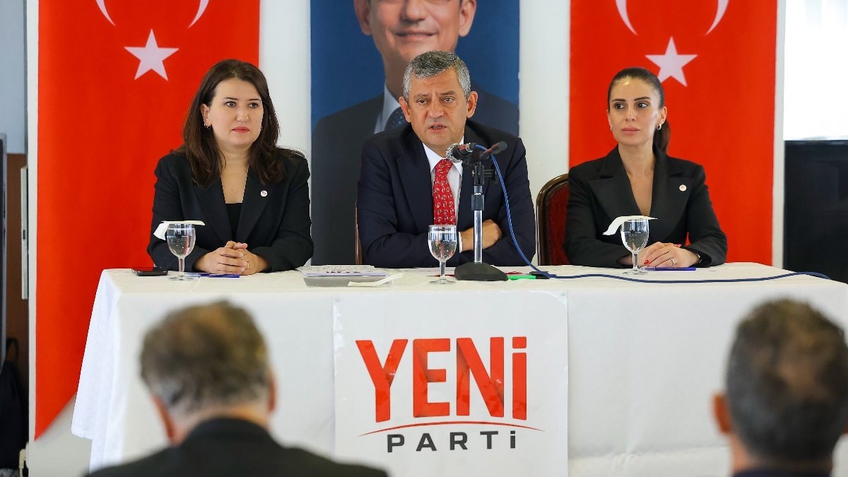 Özgür Özel, 'Yeni Parti logosu geçici' dedi: Logo için odak grup çalışmaları ve dijital faaliyetler yapılacak
