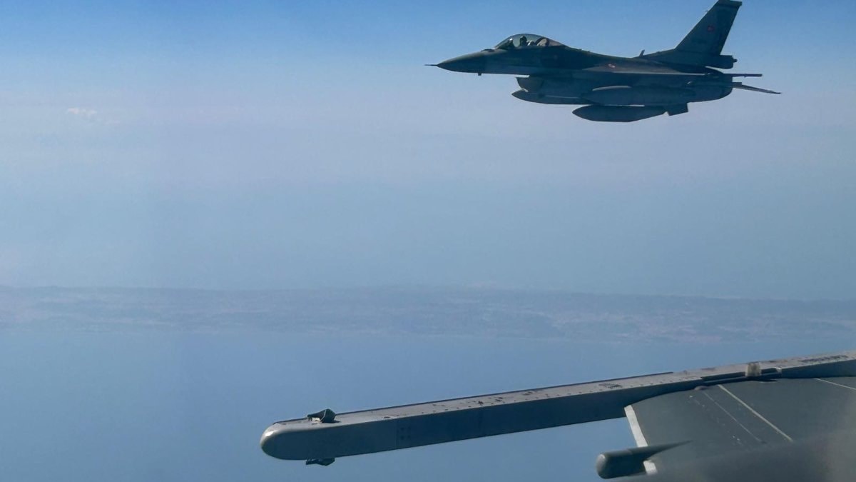 Türk Hava Kuvvetleri, Kıbrıs Adası'nın güneyinde eğitim uçuşu yaptı