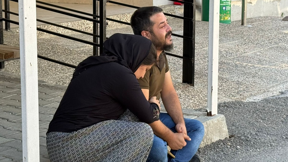 Antalya'da geri manevra yaparken çarptığı bebeği öldü: Cenazesini gözyaşlarıyla aldı