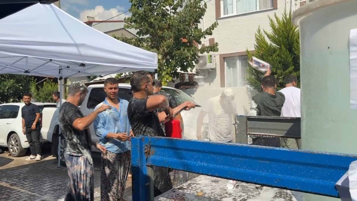 Bursa'da damat su tankına atıldı