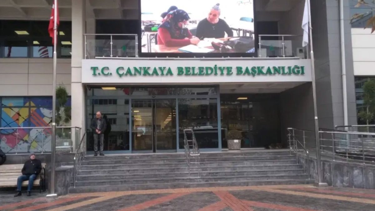 Çankaya Belediye Başkan Vekili Haldun Güler ve 33 meclis üyesi Yeni Parti'ye katıldı