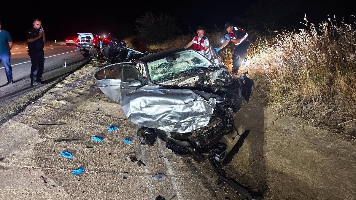 Edirne'de iki otomobilin çarpıştığı kazada yaşlı kadın hayatını kaybetti