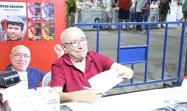 Edremit Kitap Fuarı'nda beşinci gün; Demokrasi, tarih, edebiyat ve tiyatro aynı sahneye taşındı