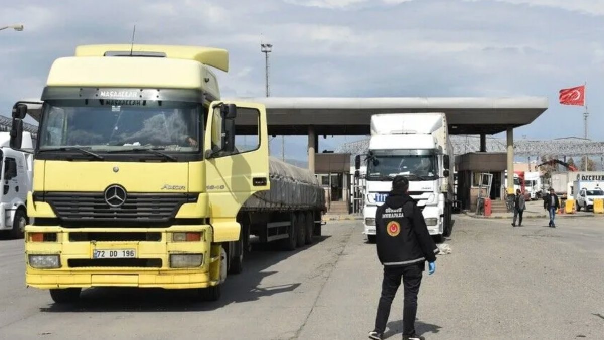 Habur Gümrük Kapısı'ndan bir günde 2 bin 454 tır çıkışı gerçekleşti