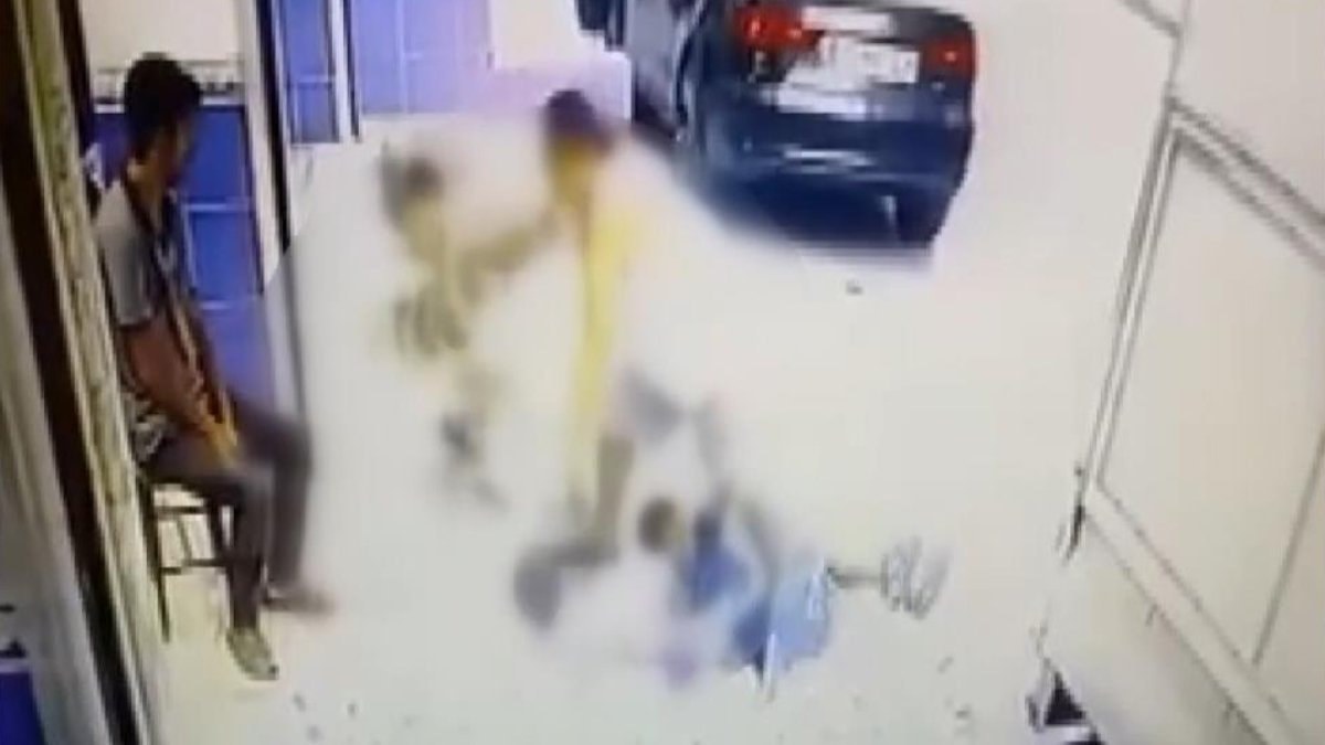 İstanbul'da çocuklara yönelik vahşet: Sokak ortasında yakalayıp darbetti