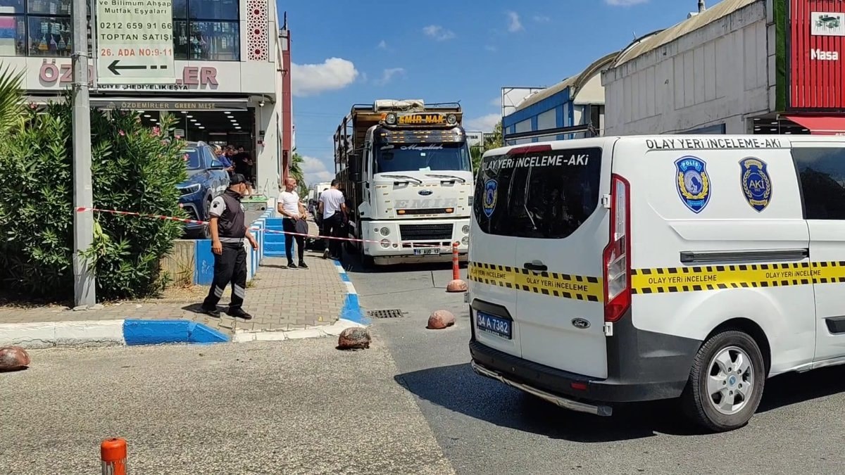 İstanbul'da kendisinden haber alınamayan adam kamyonda ölü bulundu