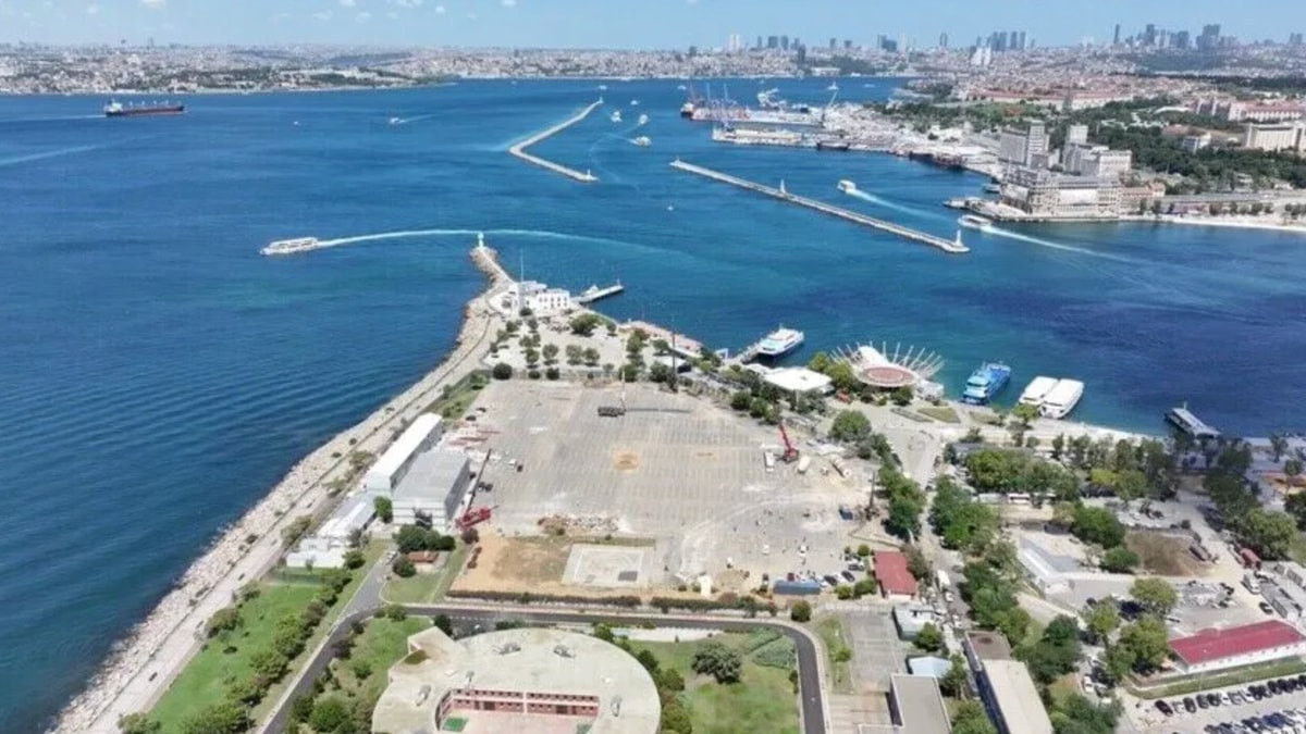 Kadıköy Rıhtım’dan yürüyerek ulaşılabilecek cami ve kilise sayıları karşılaştırıldı