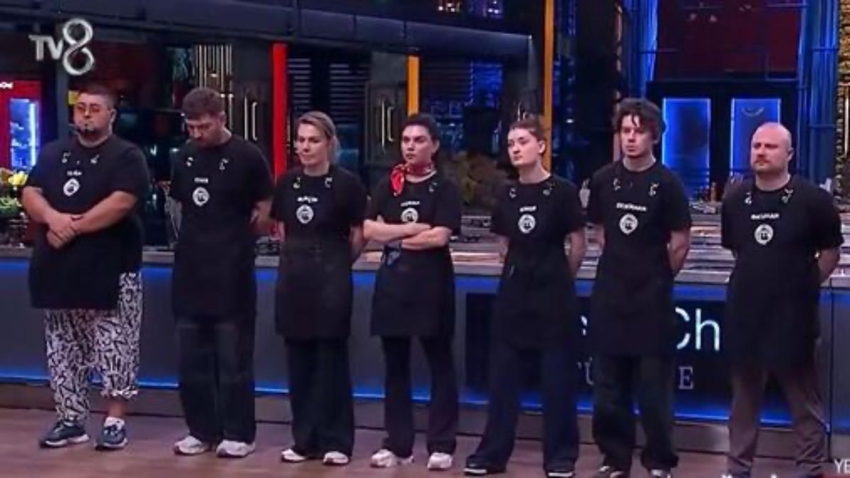 MasterChef'te ilk eleme: Şefler, "sakın vazgeçme" diye uğurladı! Veda eden isim...