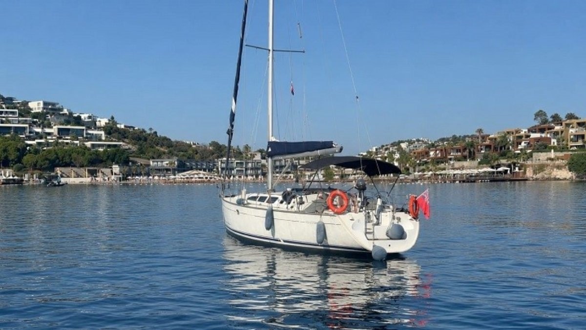 Muğla açıklarında yelkenlide 61 göçmen yakalandı: 5 gözaltı