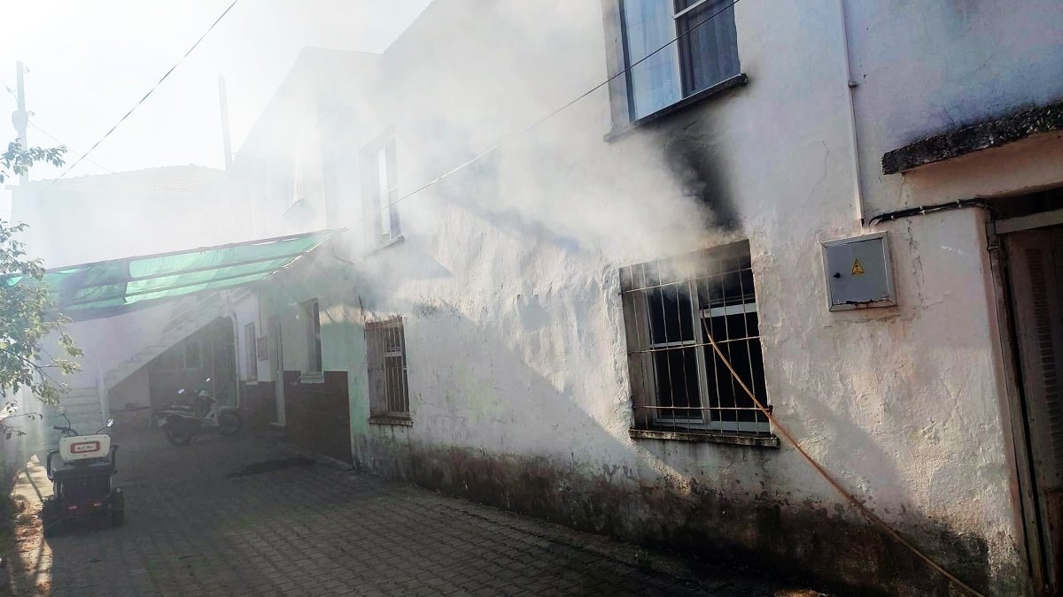 Muğla'da ütü açık unutuldu, evde yangın çıktı