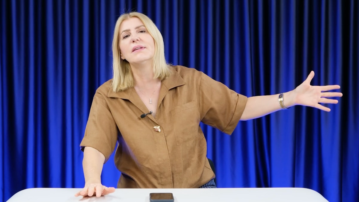 Sevda Türküsev, Simge Sağın'a seslendi: Dantelli çamaşırını neden gösteriyorsun
