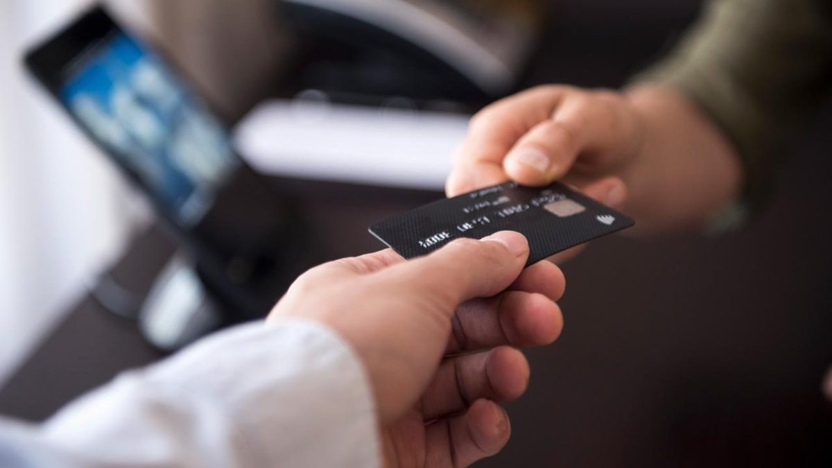 Türklerin yurt dışı kartlı harcamaları yabancıları ikiye katladı