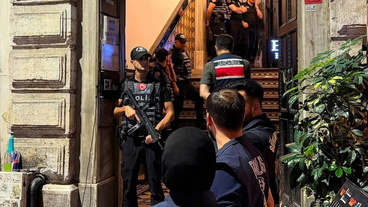 AB'den Ailem Güvende operasyonlarına tepki: LGBT örgütlerin para hareketlerinin incelenmesinden rahatsızlar