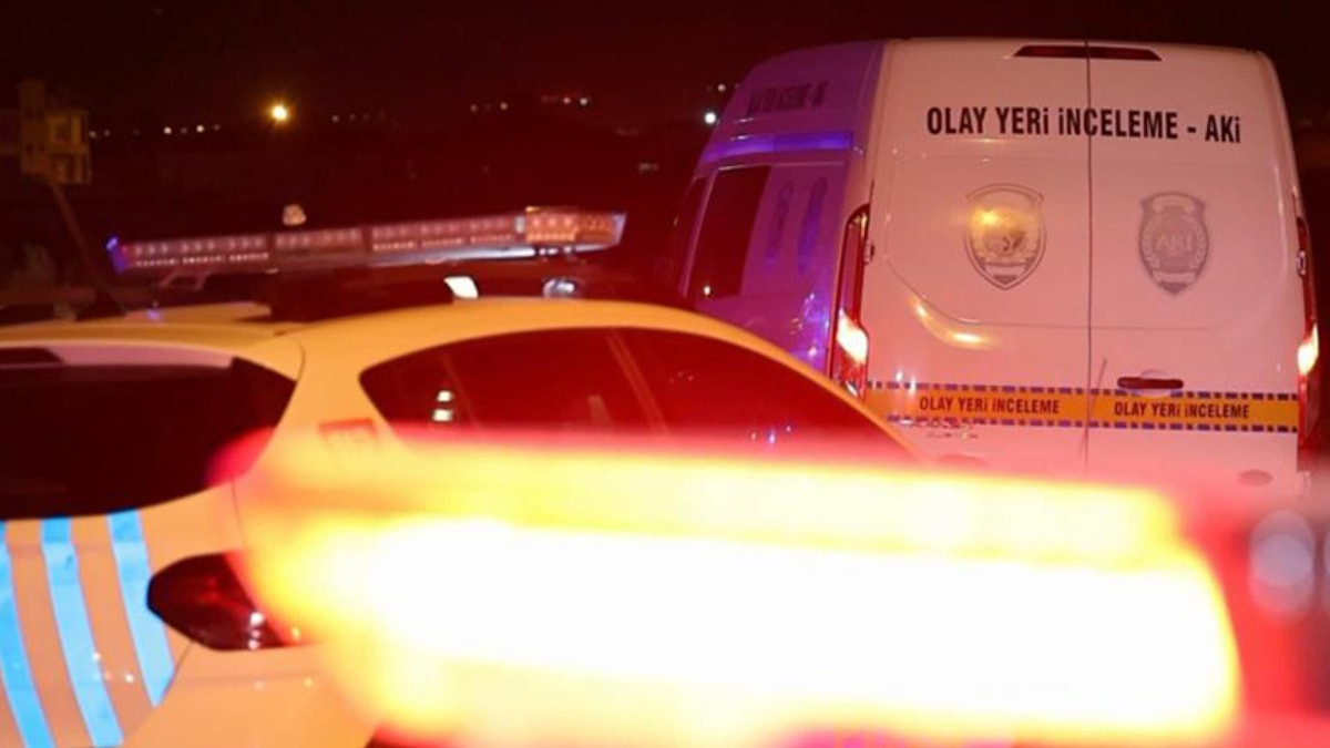 Antalya'da gençlerin oynadığı tabanca ateş aldı: 1 yaralı
