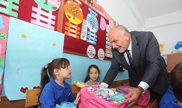 Canik'te Tüm Öğrenciler Çanta ve Kırtasiye Setlerine Kavuştu