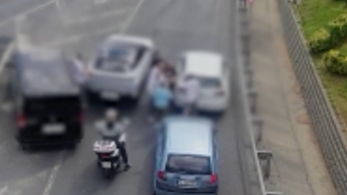 İstanbul'da trafikte kavga eden sürücülere 540 bin TL ceza kesildi