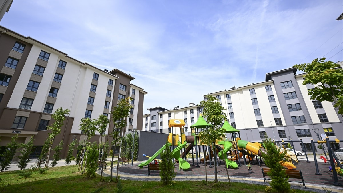 İstanbul'daki 'Kiralık Sosyal Konut Projesi'nin örnek daireleri tanıtıldı