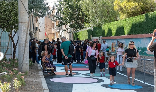 Konaklı öğrencilere 'renkli yol' sürprizi