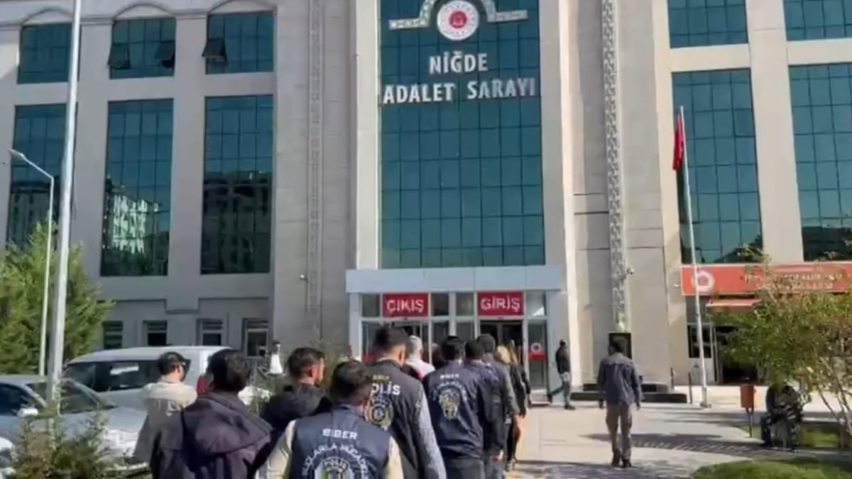 Niğde'de yasa dışı bahis sitelerinde 1 milyar liralık işlem yapan 5 şüpheli tutuklandı