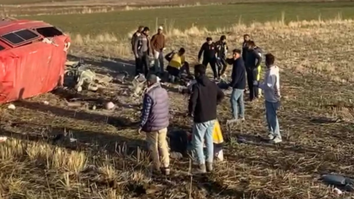 Konya'da işçi servis minibüsü devrildi: 6 yaralı