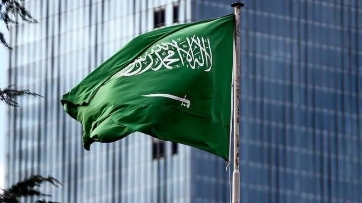 Suudi Arabistan: Husilere ait 2 balistik füze ile 1 İHA saldırısı önlendi