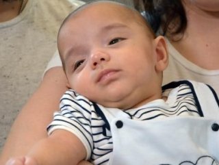 28 aylık doğan bebek hayata tutundu