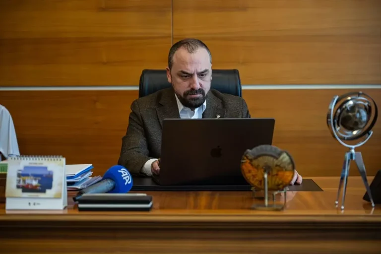 AK Parti Genel Başkan Yardımcısı Acar, AA’nın “Yılın Kareleri” oylamasına katıldı