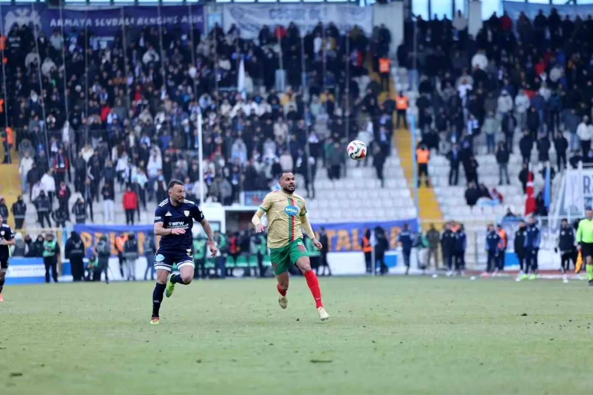 Amed Sportif Faaliyetler İki Oyuncusuyla Yollarını Ayırdı
