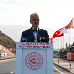 Bakan Uraloğlu: “Dünyanın çevresinin 4’te 3’ü kadar bölünmüş yol yaparak, 30 bin kilometrelik dev eşiği geride bıraktık”
