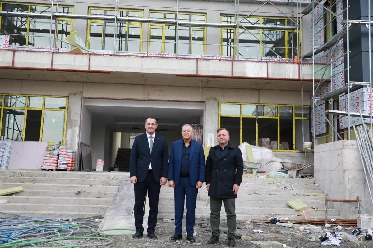 Başkan Ekim’den Okul İncelemesi