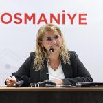 Başkan Ovalıoğlu mahallelileri dinlemeye devam ediyor.