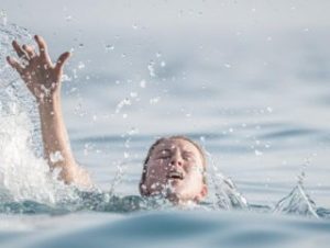 Boğulma tehlikesi geçirenlere yapılması gerekenler