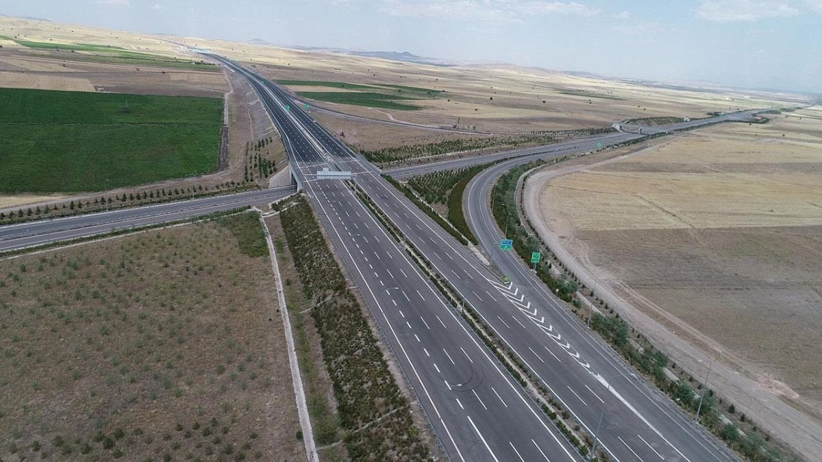 Bölünmüş yol ve otoyollar sayesinde 768 milyon saat tasarruf sağlandı