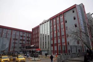 Boşanma İsteyen Eşine Şiddet Uyguladı