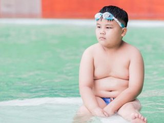 Çocukları sağlıklı yiyeceklerle besleyin