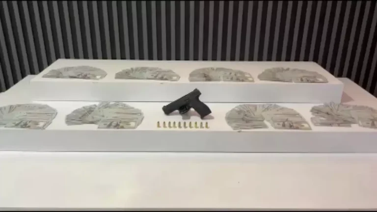 Dolandırıcı Emekli Öğretmeni Kandırdı