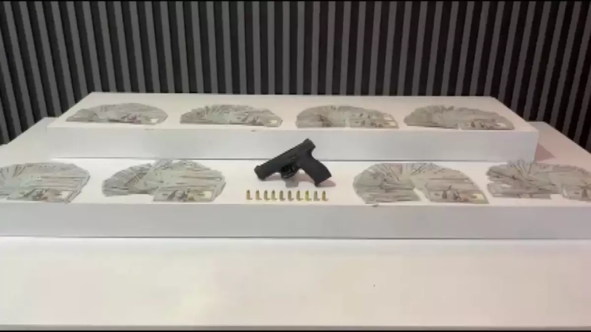 Dolandırıcı Emekli Öğretmeni Kandırdı