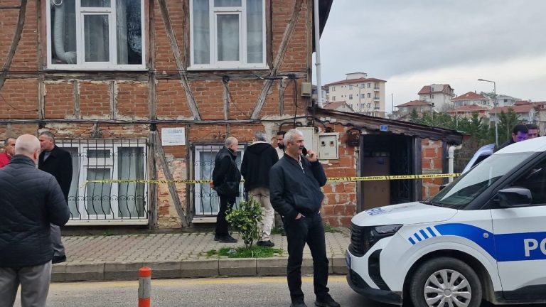 Düzce’de tartıştığı arkadaşını av tüfeğiyle vurarak öldürdü